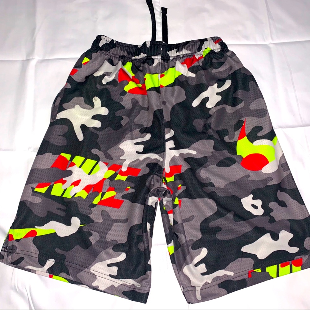 Nike Big Boys Dri-FIT Camo Print Shorts - Size L